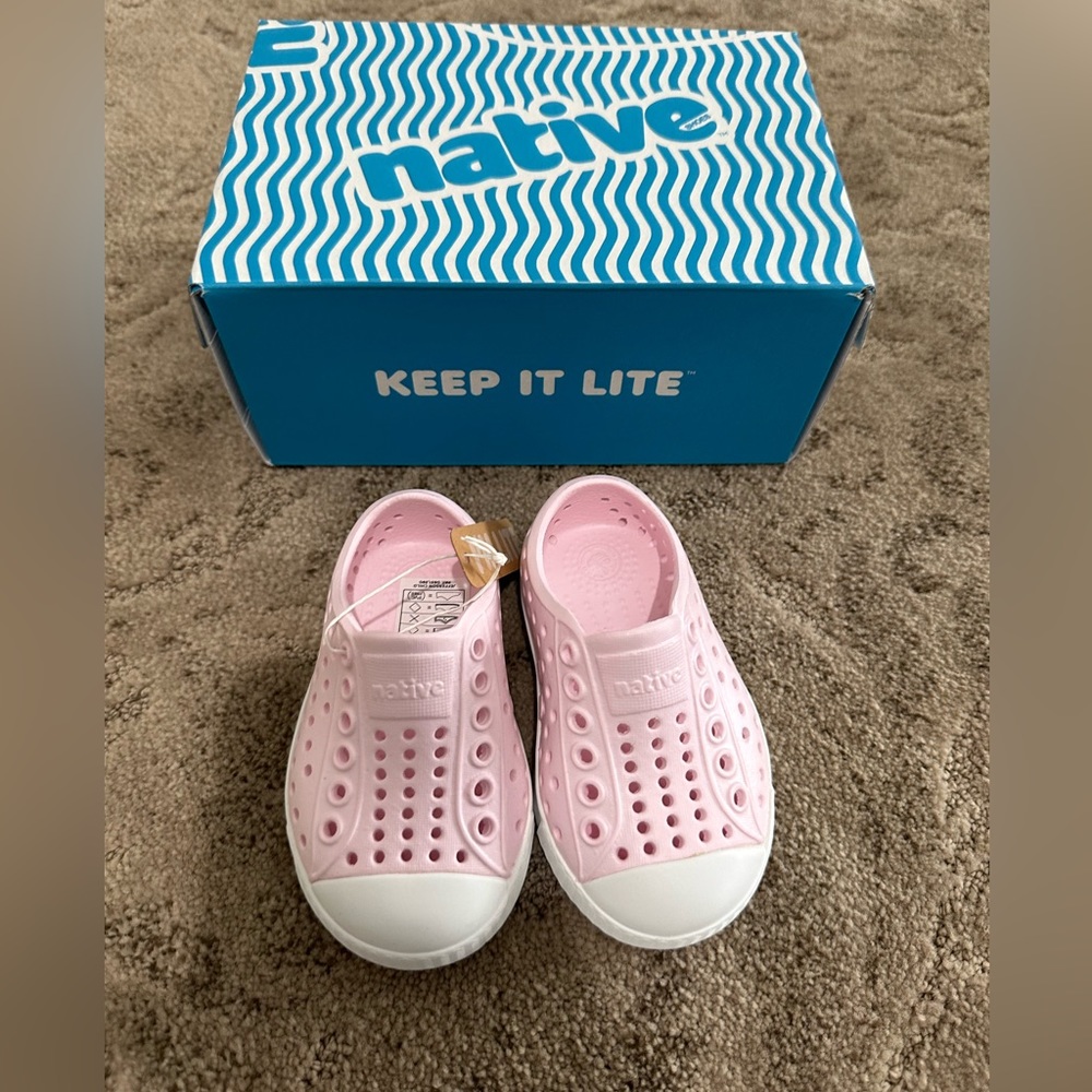 Native Jefferson pink slip on toddler shoes  New in box